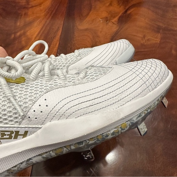 NEW Under Armour Men's Harper 7 Cleats Boys size 7 - Picture 5 of 8